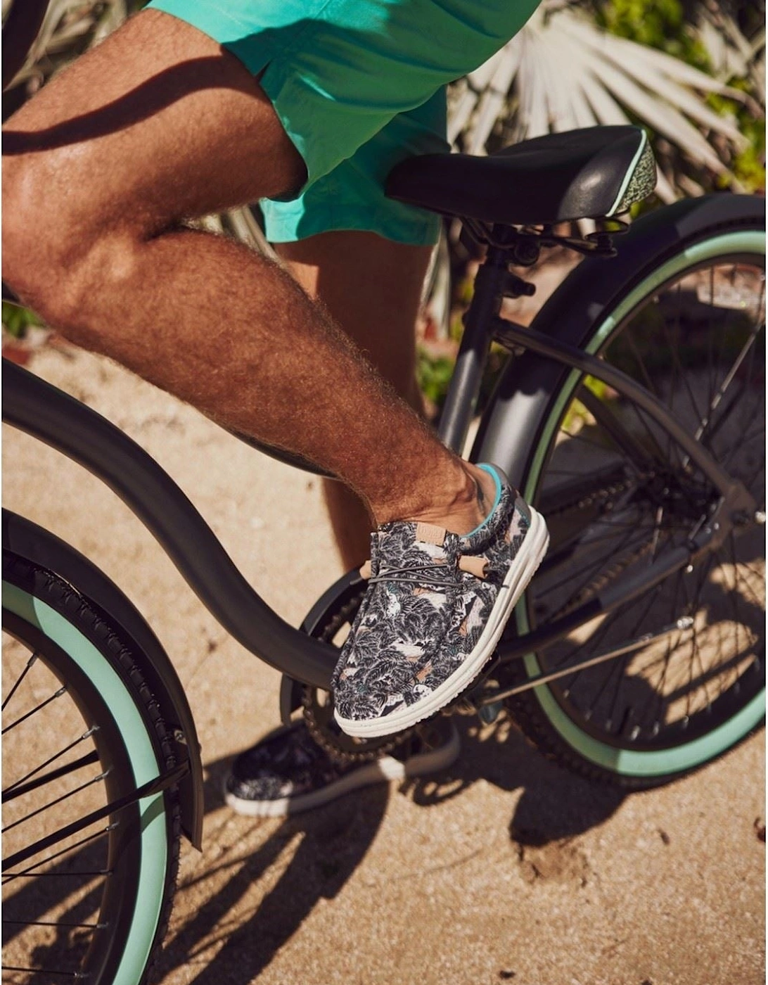 HEYDUDE Men's Wally H2O Tropical Shoe in Black Tropical