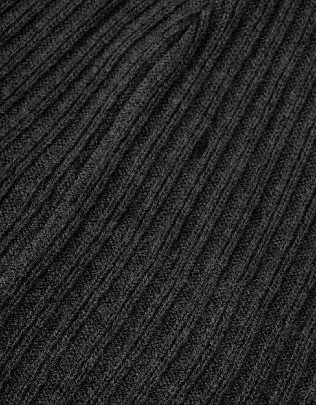 Lyle & Scott Knitted Ribbed Beanie - T28 Mid Grey Marl