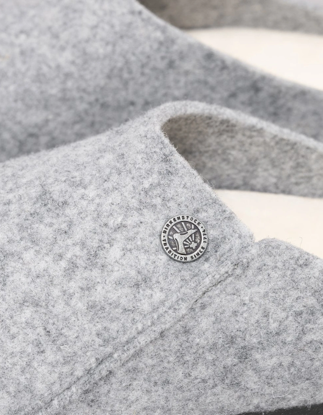 Birkenstock Zermatt Shearling FE Womens Clogs - Light Grey