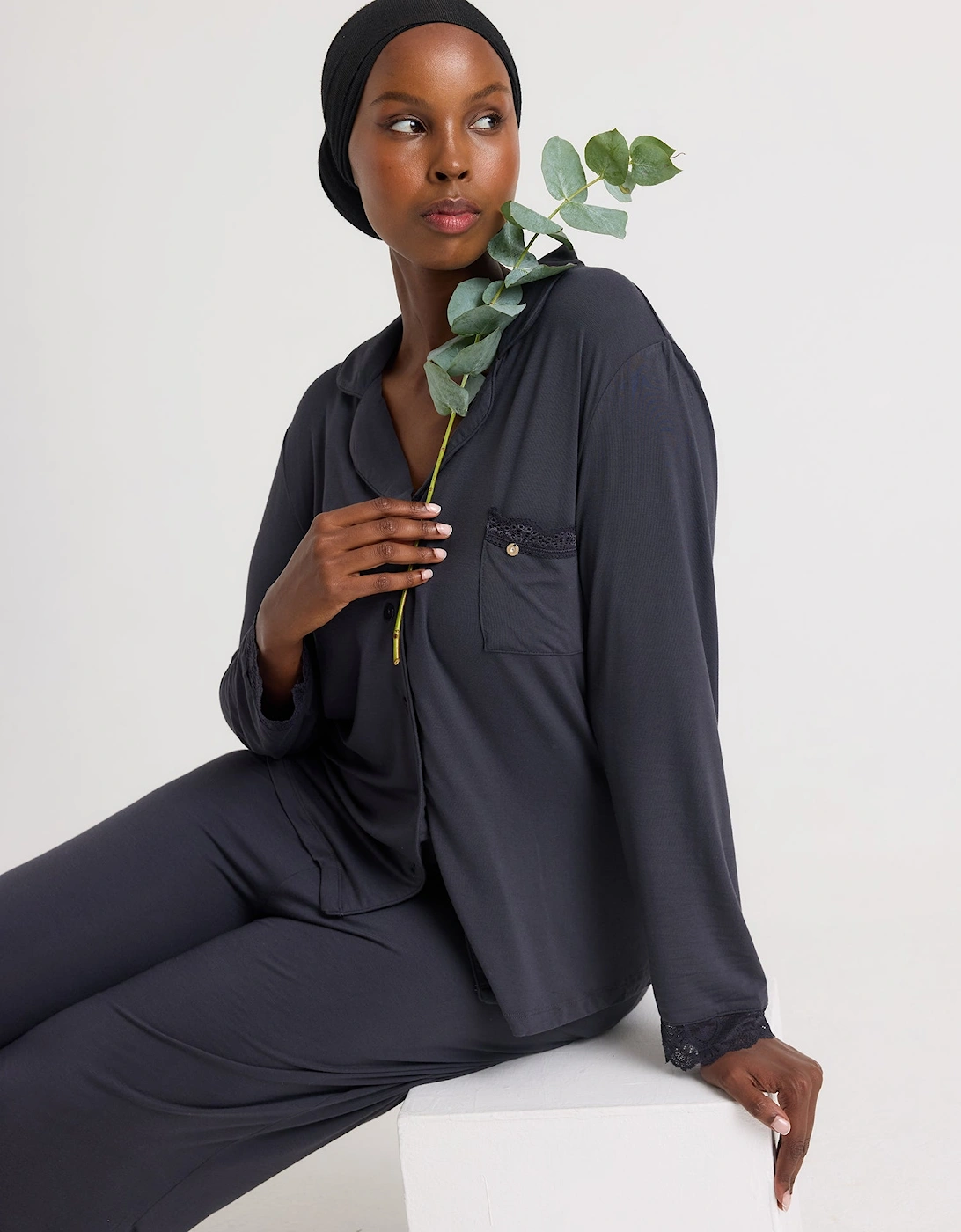 Bamboo Lace Long Pyjama Set in Raven