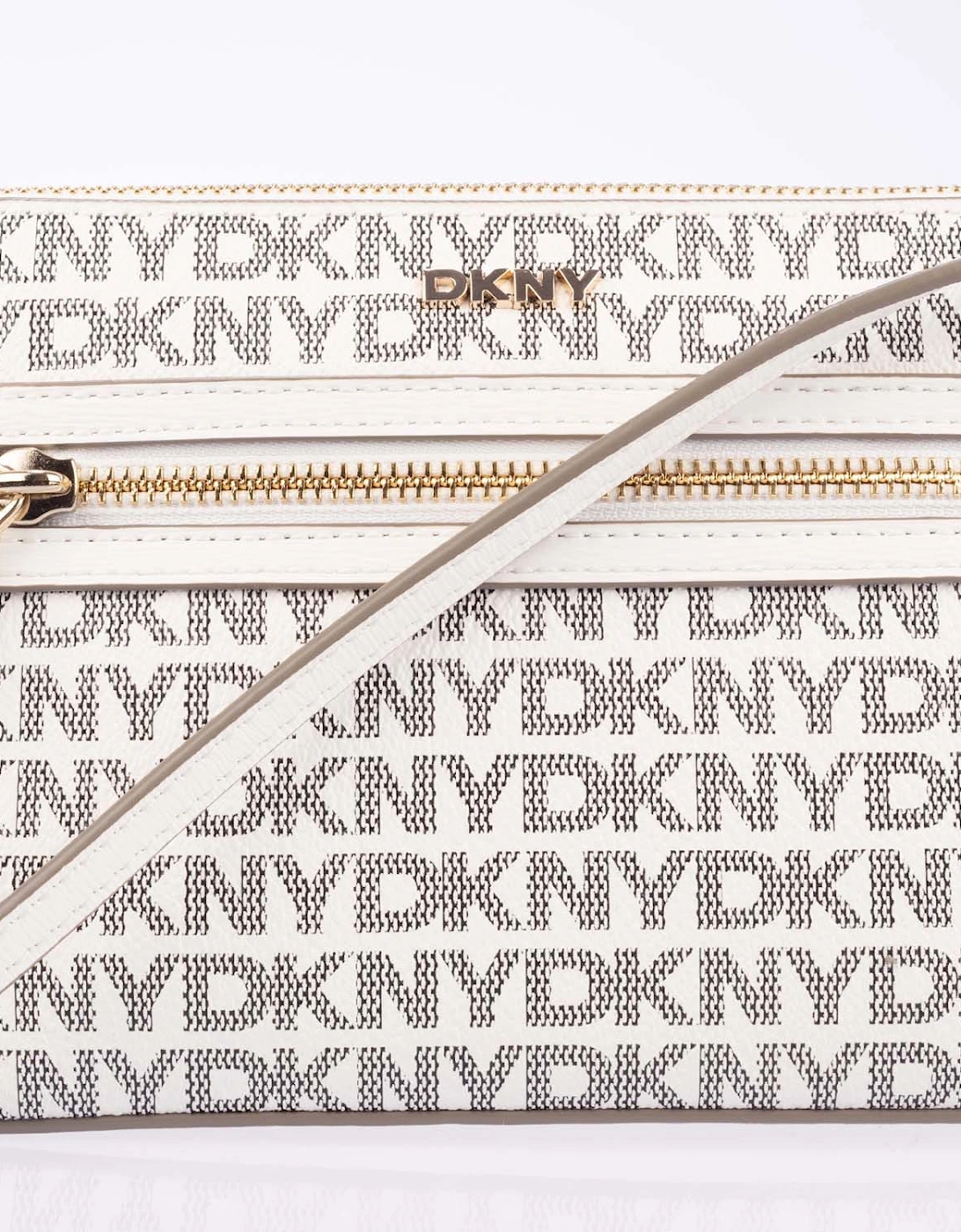 Bryant Ave Tz Dome Cross Body Bag